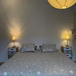 Huyze Elise Free Parking