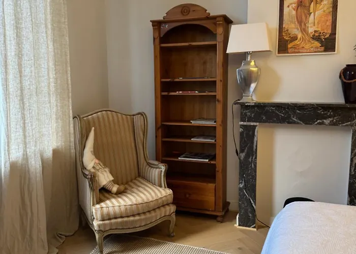 Privatunterkunft Huyze Elise Free Parking *